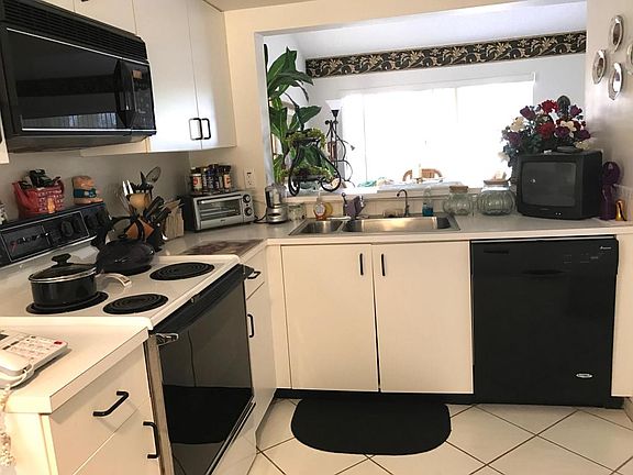 4th image of 14372 Emerald Lake Dr APT 4