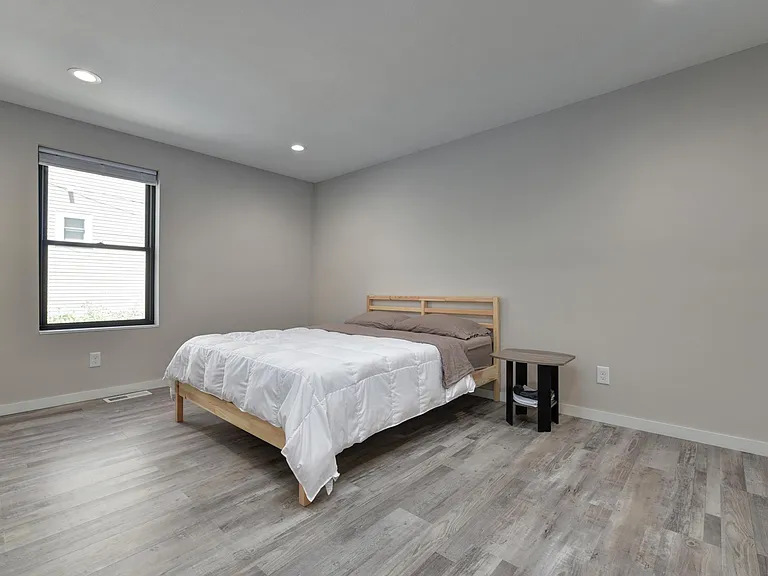 2206 W 6th St #2 — Photo 17