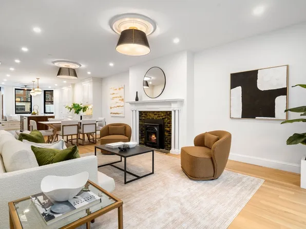 903 Beacon St #1, Boston, MA 02215