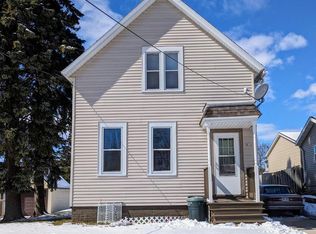 810 S 25th St, Manitowoc, WI 54220