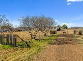 184 Oak Meadows Dr, Springtown, TX 76082
