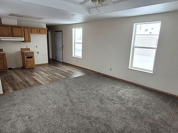 3rd image of 409 Mountain View Dr