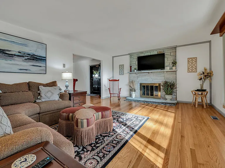 106 Litton Hts — Photo 9