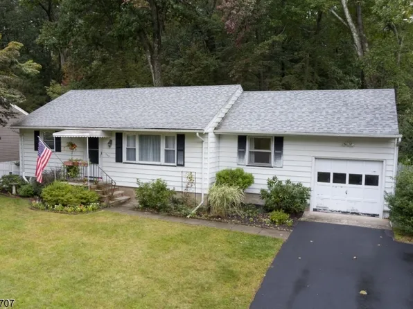 133 Vreeland Ave, Bloomingdale Boro, NJ 07403