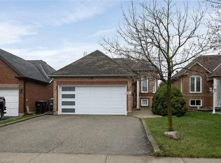 114 Royal Orchard Dr, Brampton, ON L6X4L4