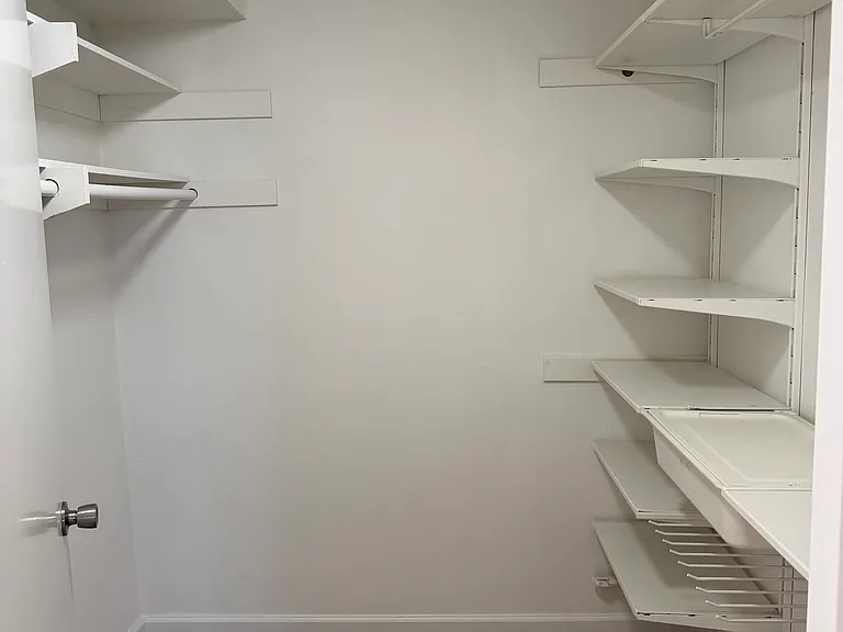 901 S Sherbourne Dr #201 — Photo 8