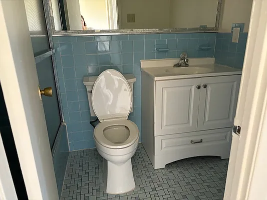 Rented by Alexiou Realty | media 11