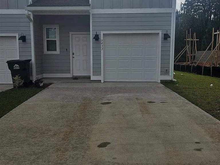 9433 Nature Creek Ln — Photo 1