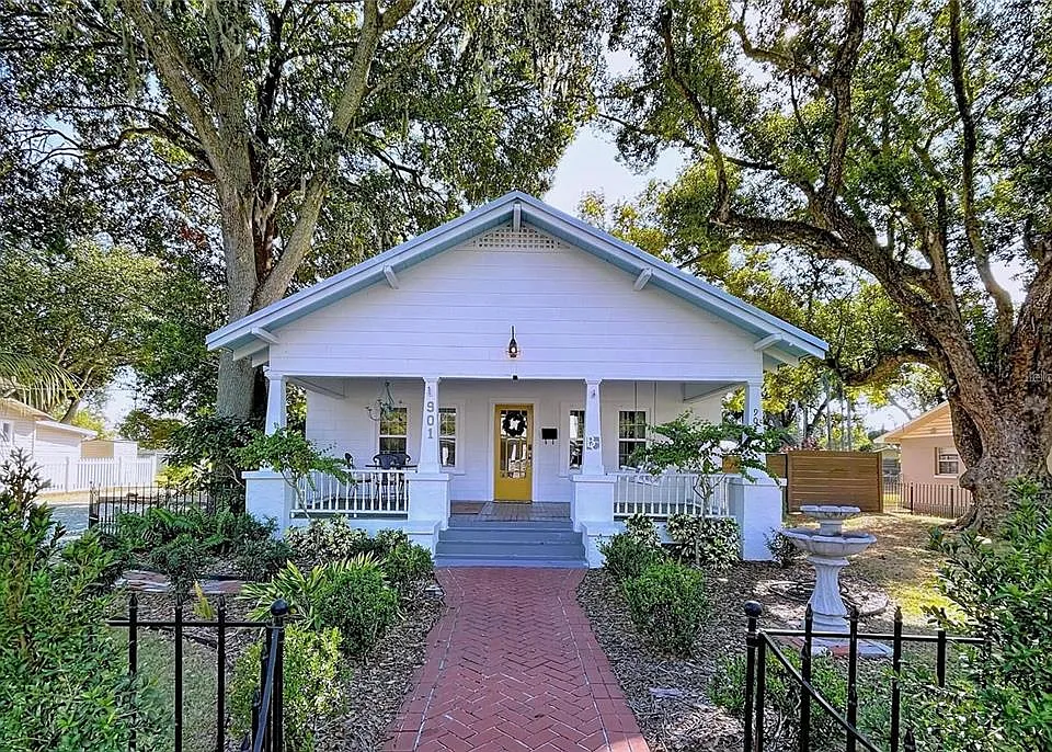 901 W Baker St