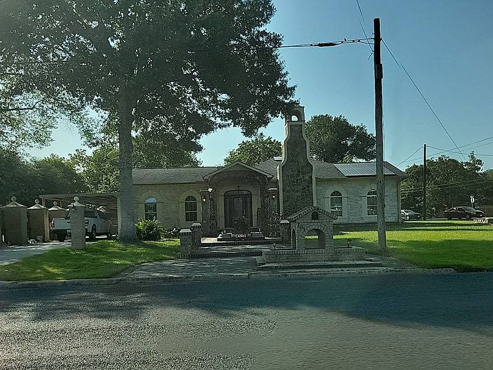 1st image of 701 E West St