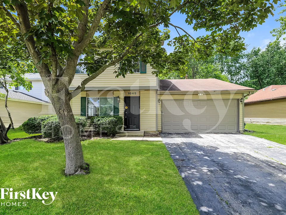 1045 Camden Ln