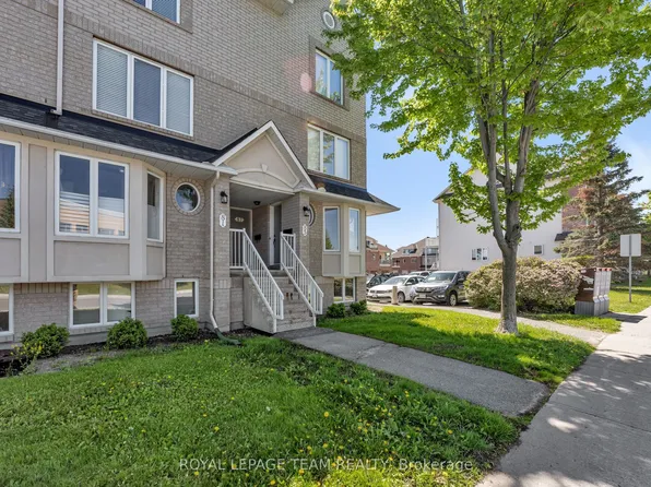 85 Cresthaven Dr, Ottawa, ON K2G 6T9