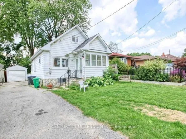 1038 Edgeleigh Ave, Mississauga, ON L5E 2G1
