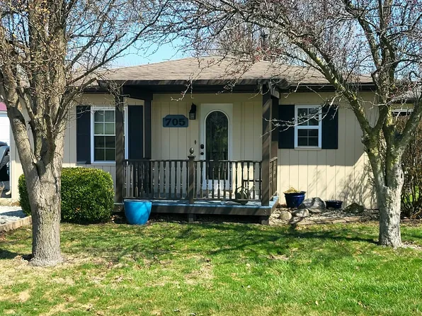 705 S Warren St, West Lebanon, IN 47991