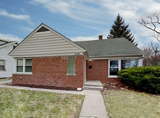 2116 Hickory Ct, Glenview, IL