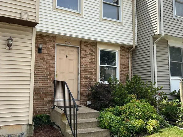703 Brethour Ct Unit 19, Sterling, VA 20164