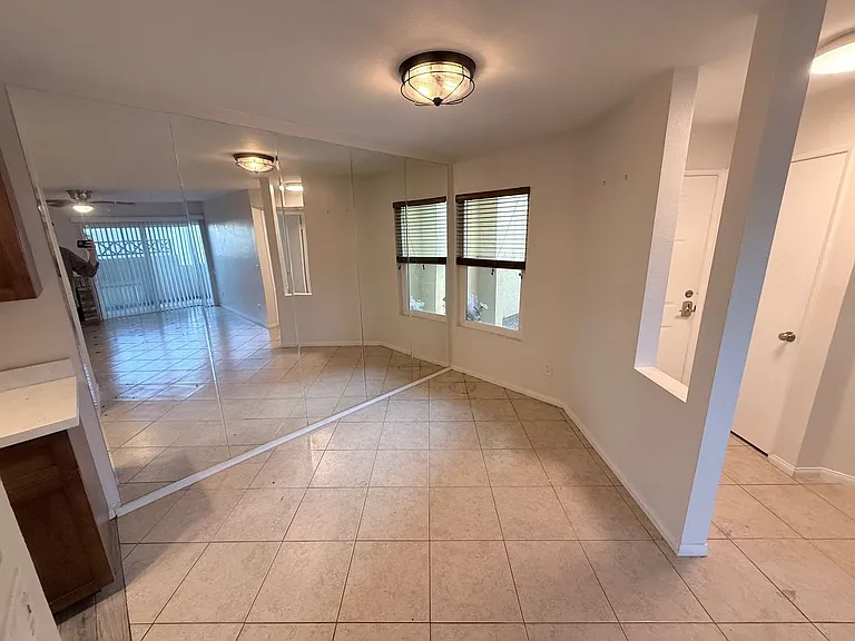 2035 Lakeridge Cir #101 — Photo 5