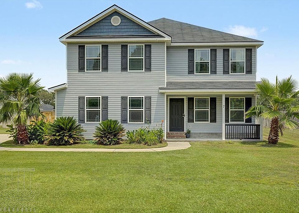 1st image of 7 Oxbow Dr