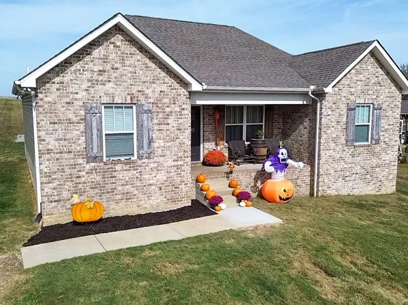2841 Oak Grove Church Rd, Bethpage, TN 37022