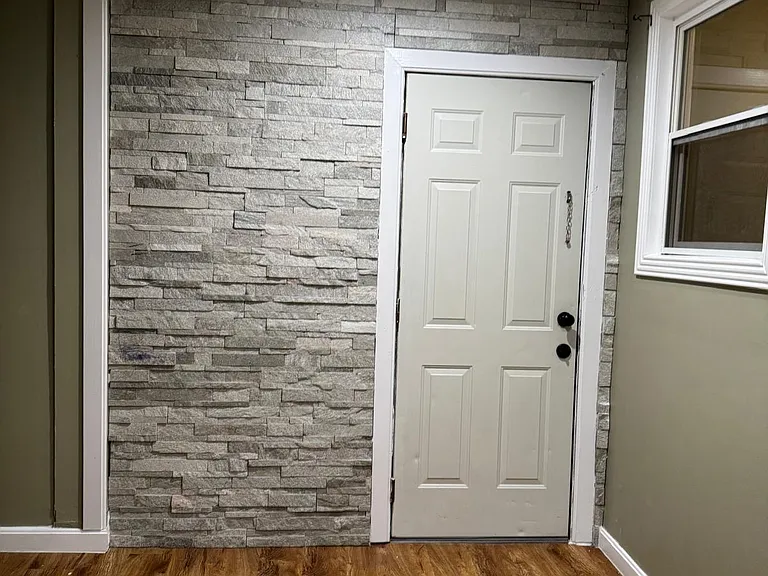 968 Broad St #4 — Photo 4