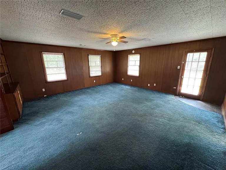 5855 Woodvale Dr — Photo 19