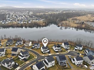 35898 Quantum Pl, Round Hill, VA 20141