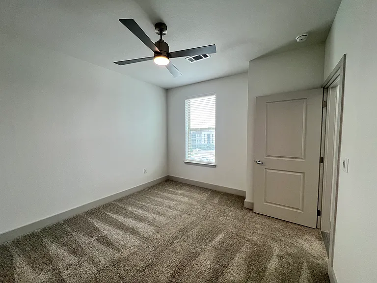 Hackberry Ln — Photo 18