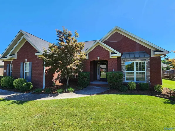 14736 Calderwood St, Athens, AL 35613