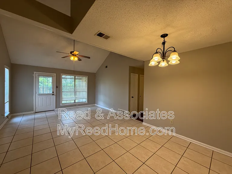 6913 Hillindale Dr — Photo 3