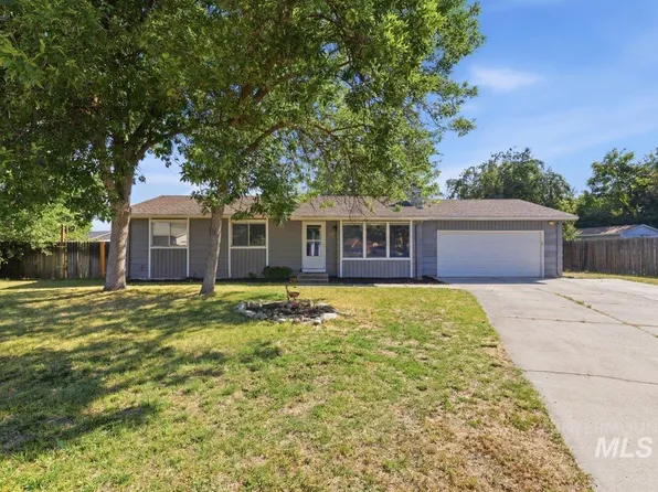 8734 Austin St, Garden City, ID 83714