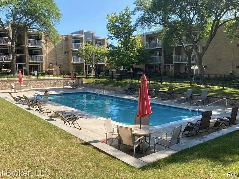 4905 Crooks Rd #A5 — Photo 18