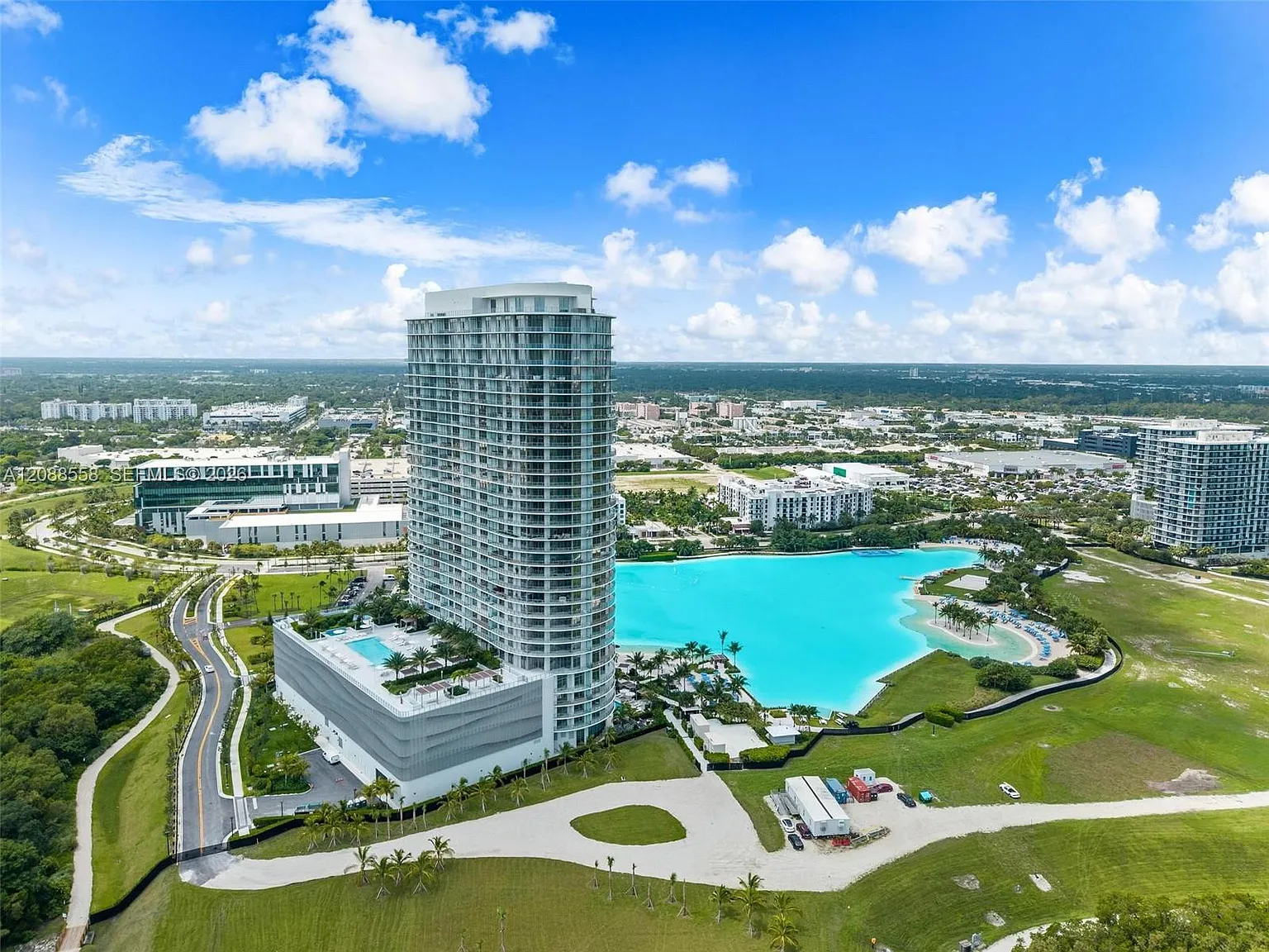 One Park Tower — Photo 2