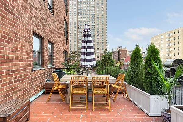 Sold by Corcoran | media 8