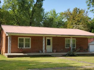 350 Broadway St, Centertown, KY 42328