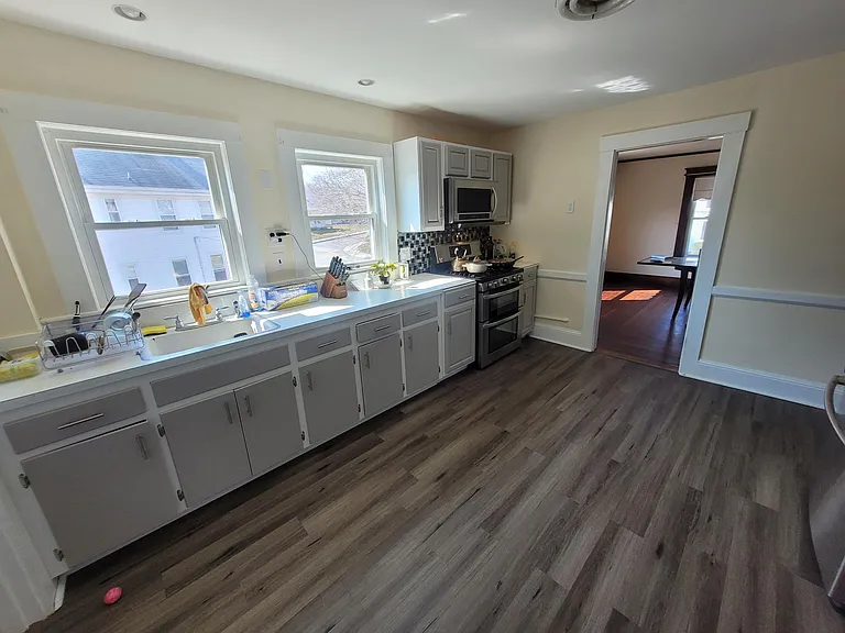40 Maple St — Photo 2
