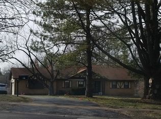 859 Lockett Rd, Saint Louis, MO 63122