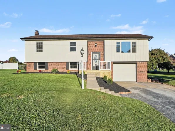 1643 Parkway Dr, Lebanon, PA 17046
