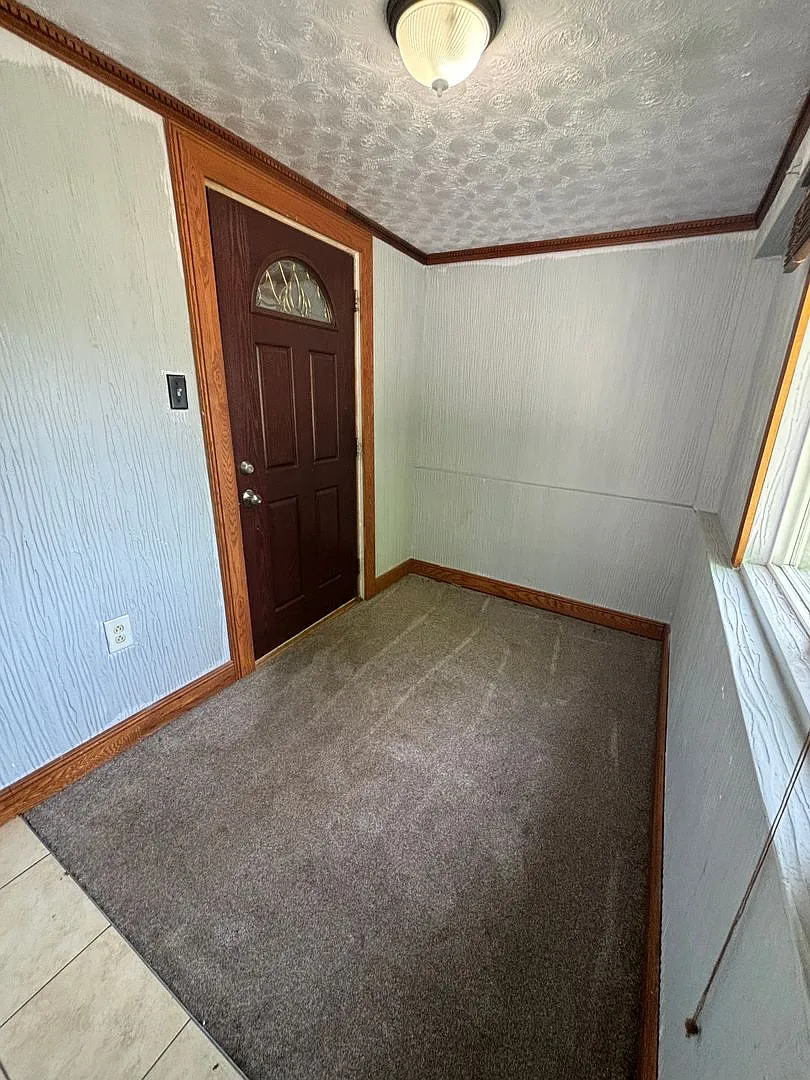 2 bedroom, 1 bathroom home — Photo 3