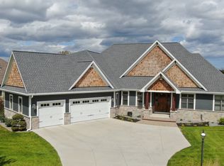 N48W18444 Green Crane Dr, Menomonee Falls, WI 53051