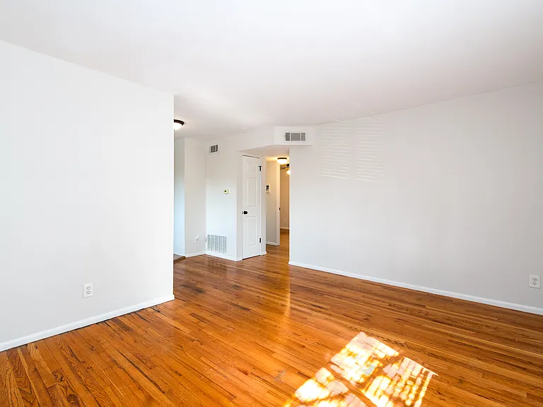 7215 Southwest Ave #110AB — Photo 11