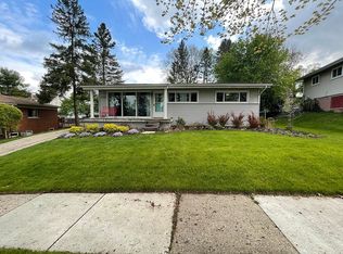 795 Sweetbriar, Milford, MI