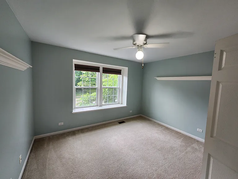 460 Arlington Ln — Photo 11