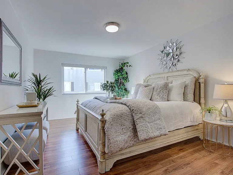 10707 Camarillo St #214 — Photo 19