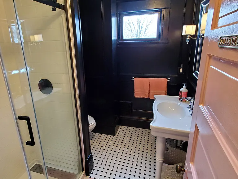 1010 Hill Ave — Photo 12