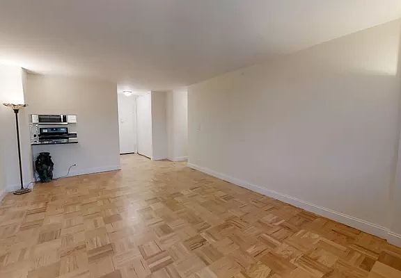 4th image of 3671 Hudson Manor Ter APT 2A