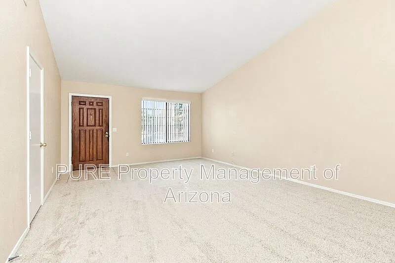 3 bed, 2.0 bath, 1753 sqft, $2,275 — Photo 3
