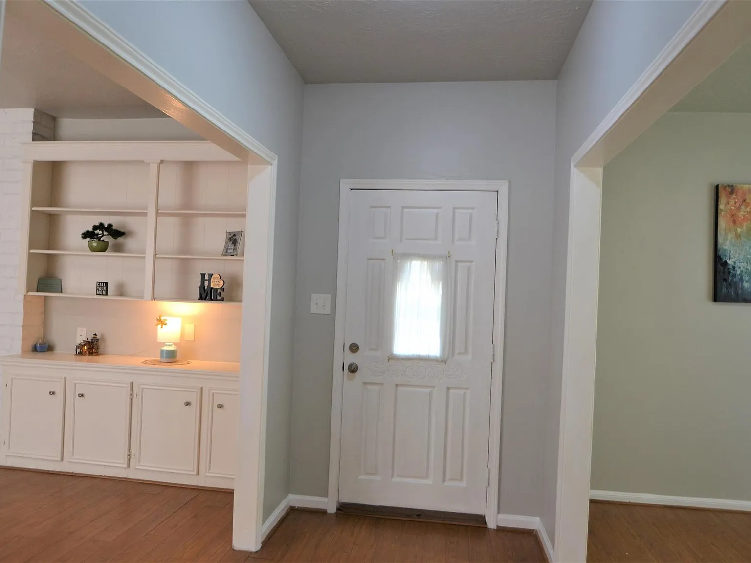 4 bed, 2.0 bath, 2025 sqft, $2,200 — Photo 3