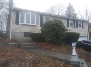 90 Hillside Rd, Braintree, MA 02184