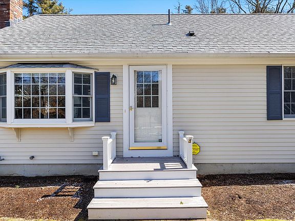 4th image of 1820 Santuit Newtown Road