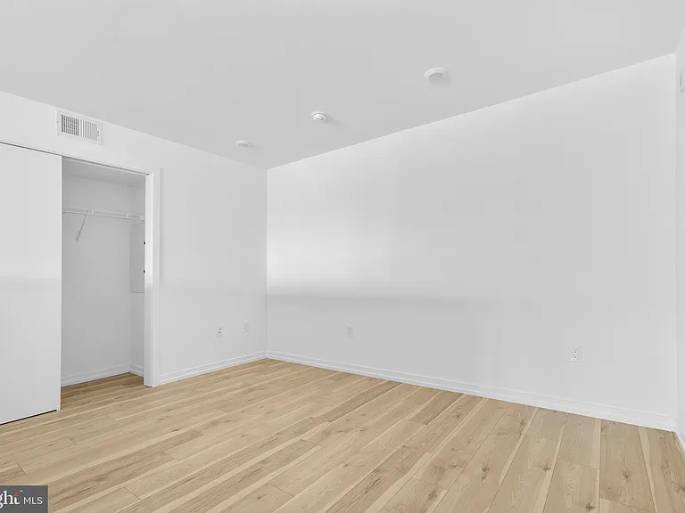 455-459 N 5th St #3 — Photo 14